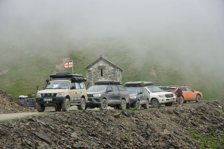 Los mejores camper 4x4 de alquiler en Georgia - Viajes en grupo a Georgia TheWOW Travels
